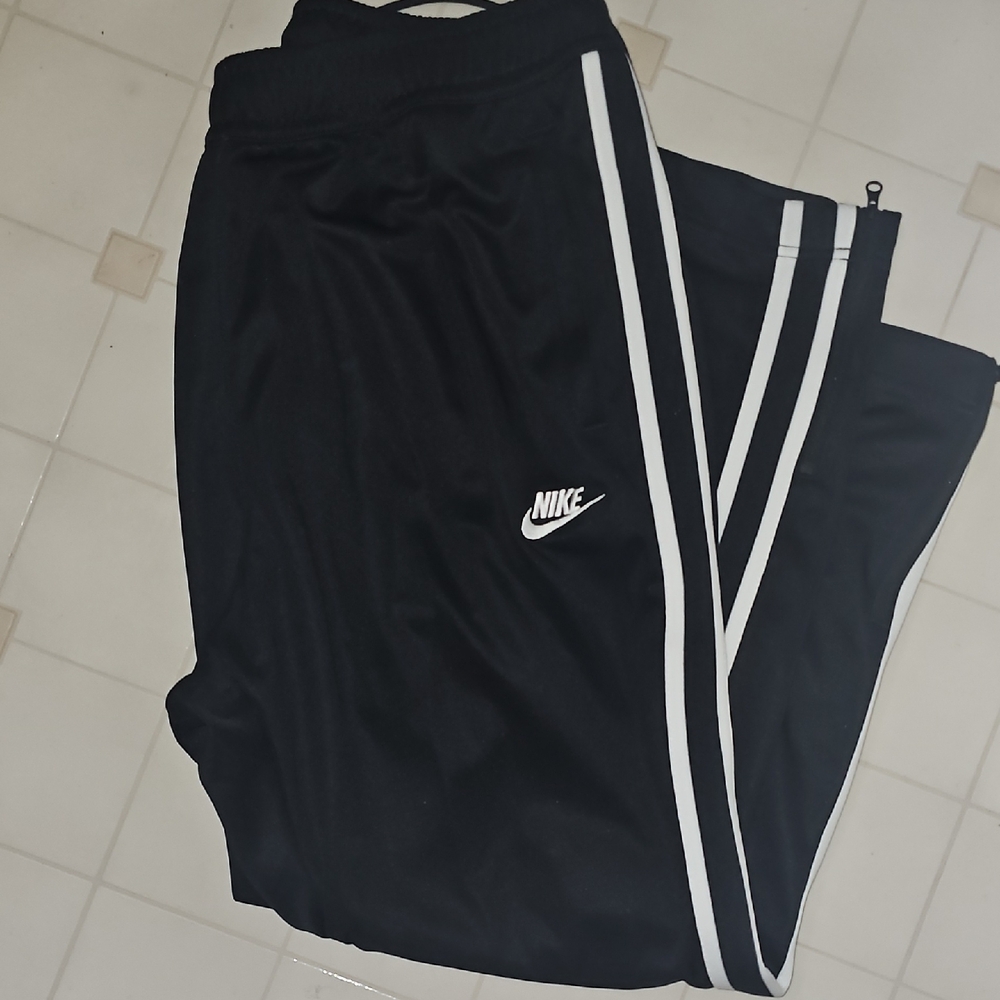 Nike Mens Black Joggers with White Stripes. Loos Fit. Taper Leg.